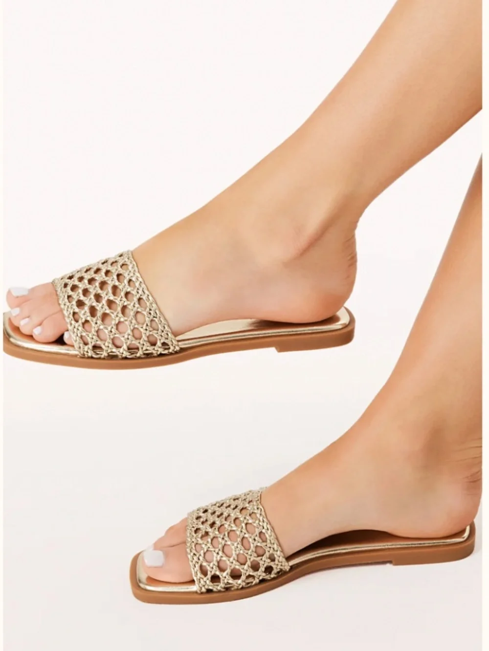 BILLINI Yashi Flat Slide Sandal in Gold Size 8 LIKE NEW